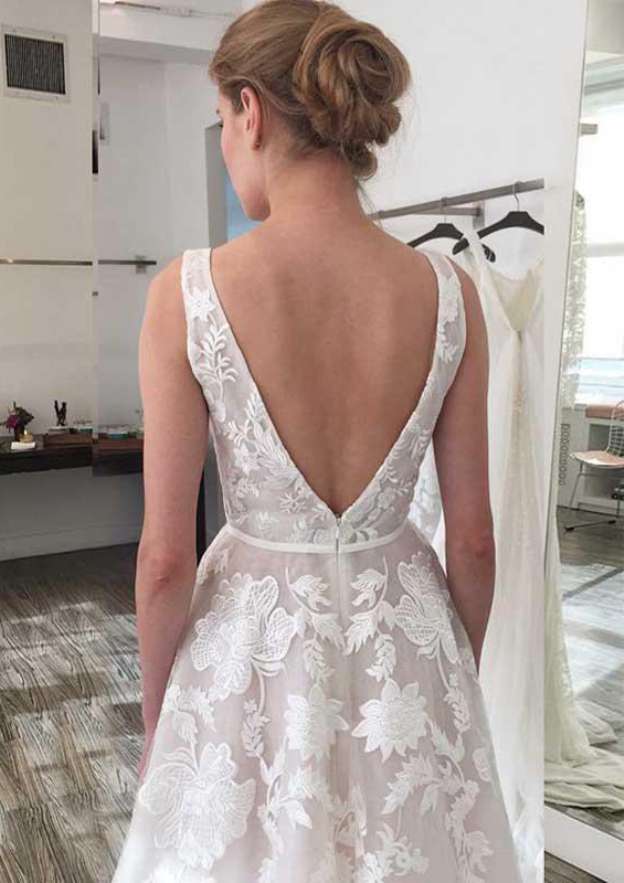 Sleeveless Court Train Tulle Wedding Dress with Applique, A-Line/Princess V-Neck BM bride