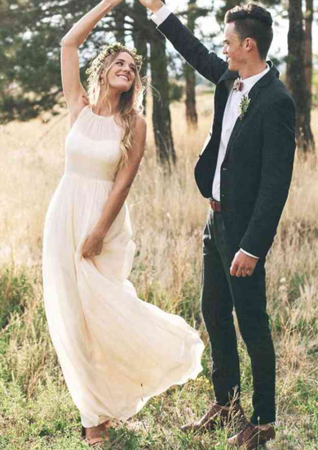 Elegant A-Line/Princess Scoop Neck Sleeveless Long/Floor-Length Chiffon Wedding Dress with Pleated Detailing BM bride
