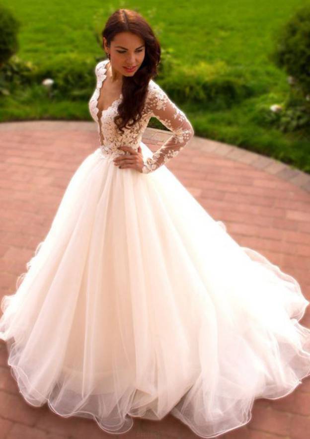 Graceful Ball Gown: Scalloped Neck Full Long Sleeve with Long Floor-Length Tulle and Applique Details BM bride
