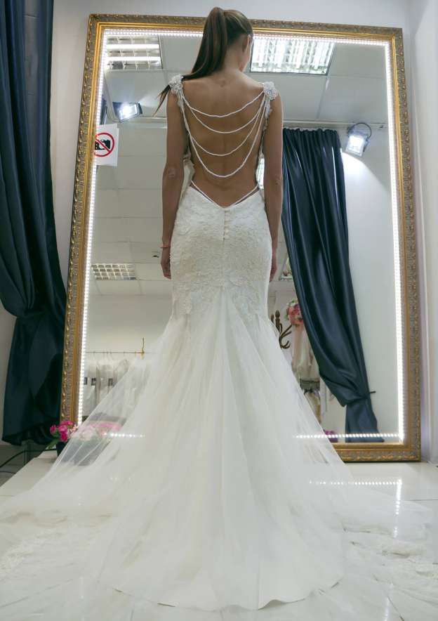 Hem Appliqued Beaded Trumpet/Mermaid Wedding Dress with Sweetheart Neckline and Sleeveless Design, Court Train in Lace BM bride