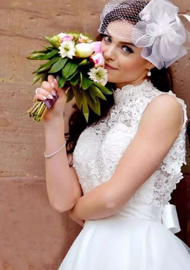 Beautiful High-Neck A-Line Tulle Wedding Dress with Lace Details and Knee-Length Skirt BM bride