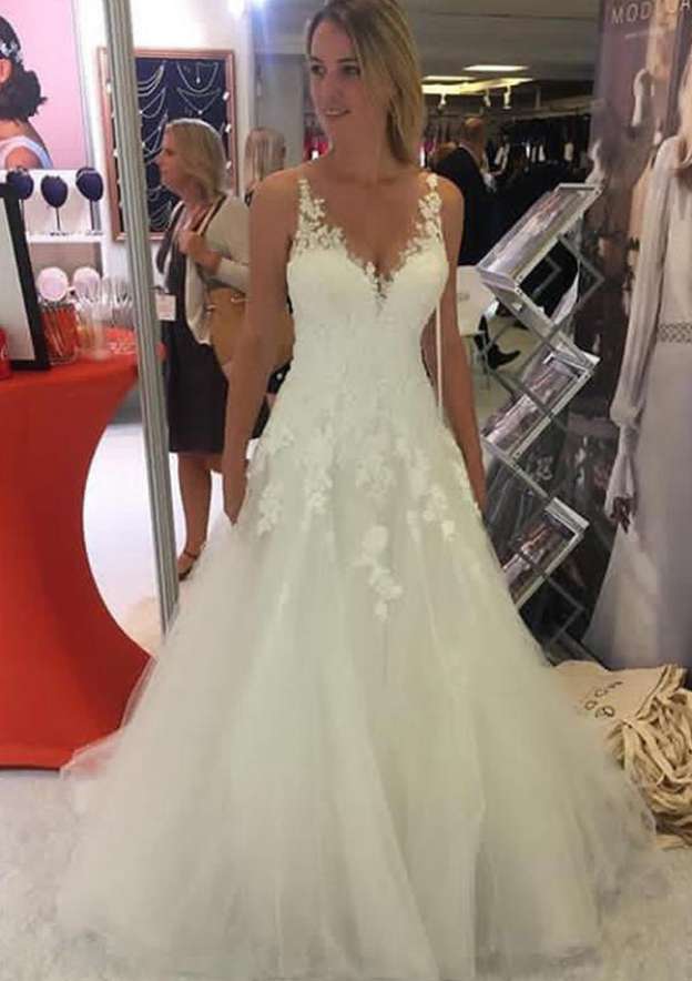 Appliqued Lace A-Line/Princess with V-Neckline, Sleeveless Design, and Long Floor-Length Tulle BM bride