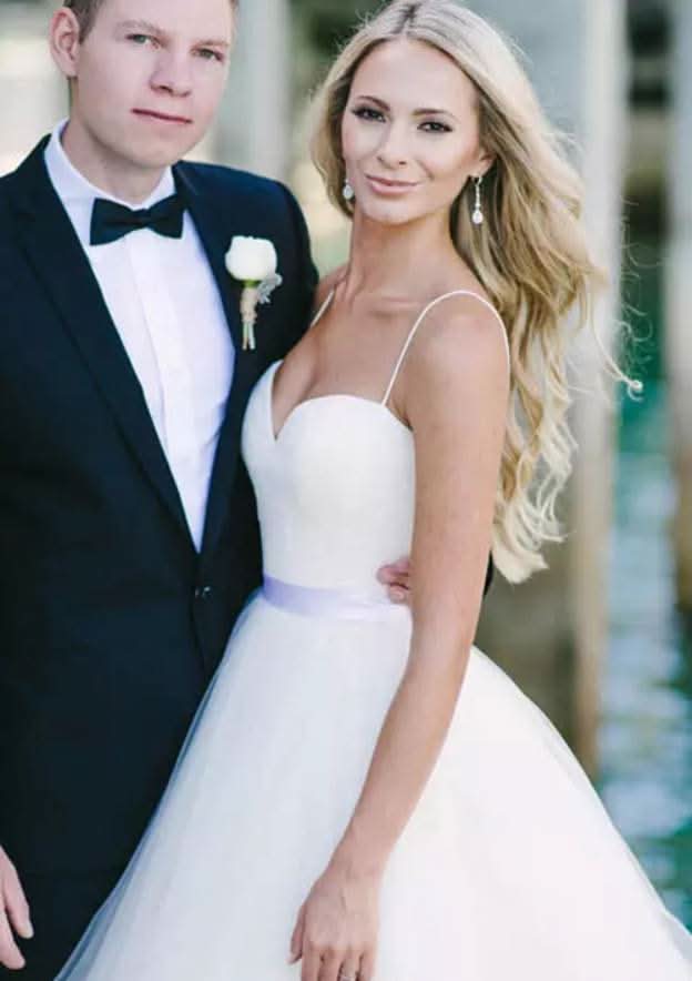 Romantic A-Line/Princess Sweetheart Sleeveless Tulle Wedding Dress with Elegant Sweep Train and Sashes BM bride