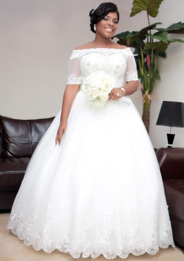 Elegant Off-the-Shoulder Short Sleeve Long/Floor-Length Tulle Wedding Dress with Hem Appliques in Ball Gown Style BM bride
