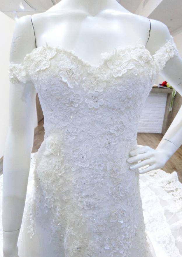 Beaded Appliqued Off-The-Shoulder Lace Wedding Dress with Cathedral Train and Sleeveless Design BM bride