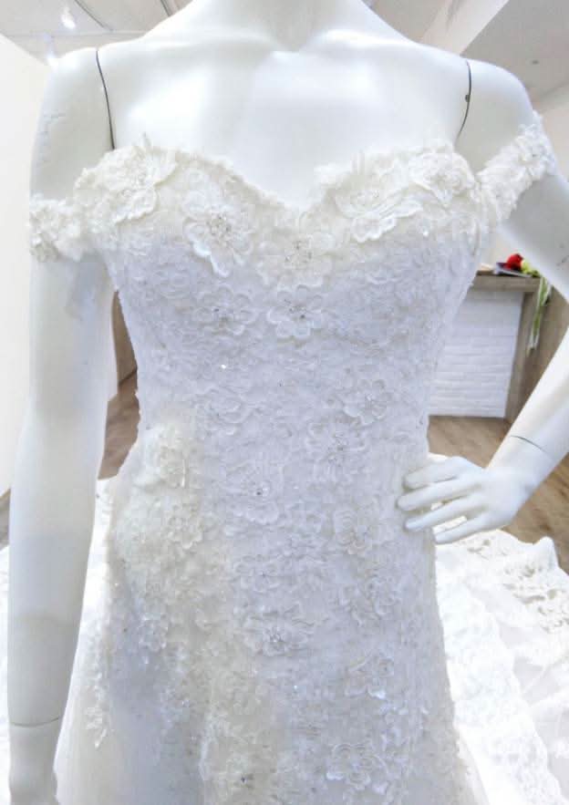 Beaded Appliqued Off-The-Shoulder Lace Wedding Dress with Cathedral Train and Sleeveless Design BM bride