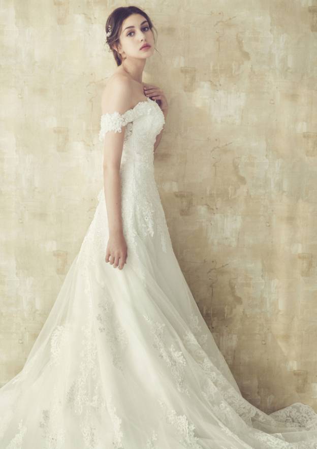 Beaded Appliqued Off-The-Shoulder Lace Wedding Dress with Cathedral Train and Sleeveless Design BM bride
