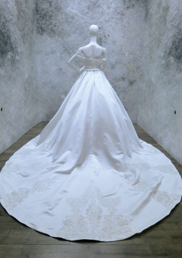 Lace Off-The-Shoulder Sleeveless Ball Gown Wedding Dress with Satin Chapel Train BM bride
