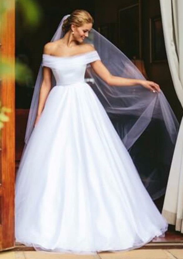 Appliqued Off-The-Shoulder Ball Gown Wedding Dress with Sleeveless Design and Long Tulle Skirt BM bride