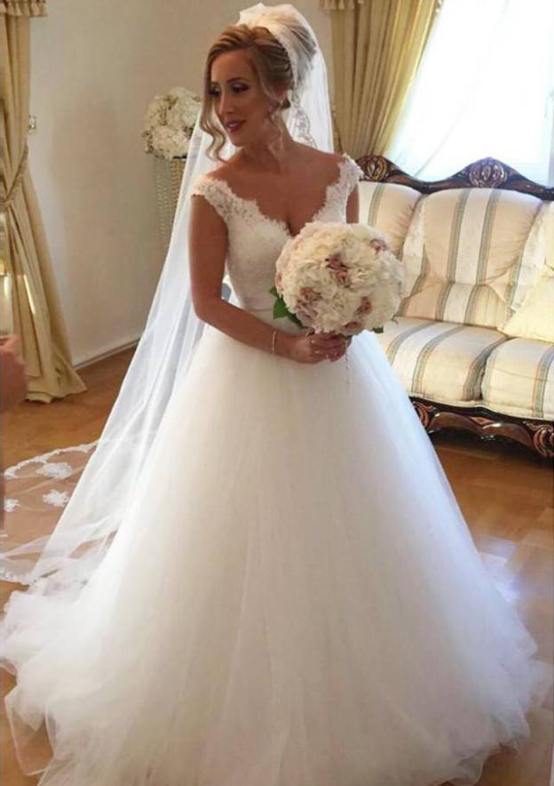 Lace V-Neck Sleeveless Ball Gown with Long Floor-Length Tulle BM bride