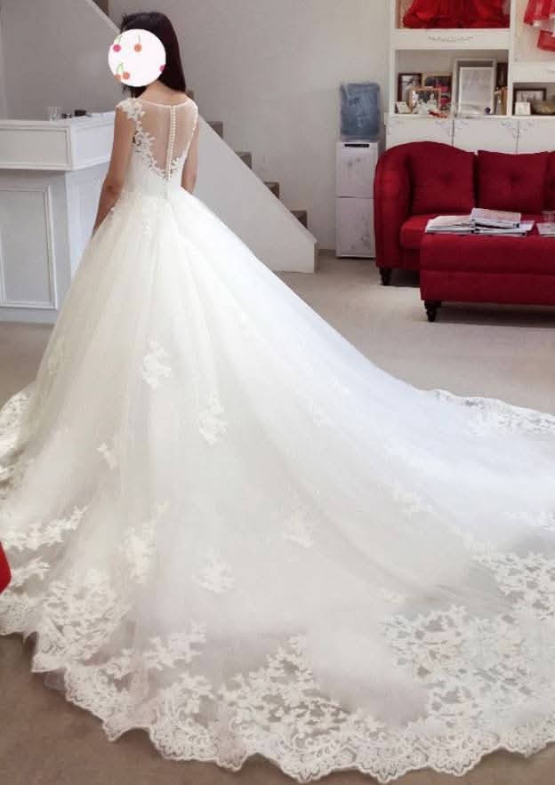 Appliqued Lace A-Line/Princess Wedding Dress with Bateau Neckline, Sleeveless Design, and Cathedral Train in Tulle BM bride