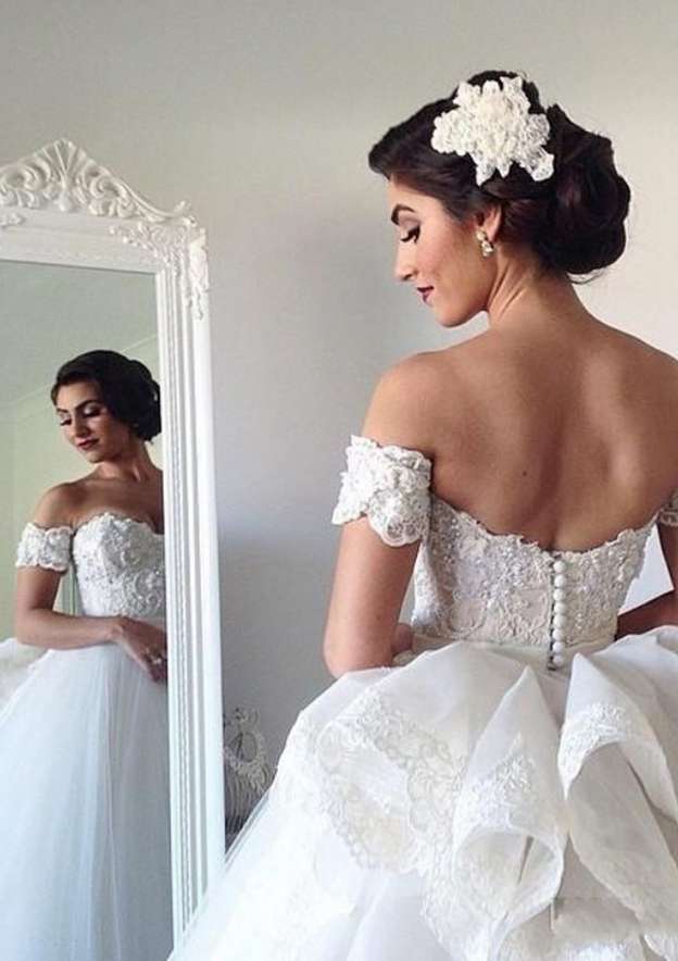 Appliqued Lace Ball Gown with Off-the-Shoulder Short Sleeves and Long Floor-Length Tulle BM bride