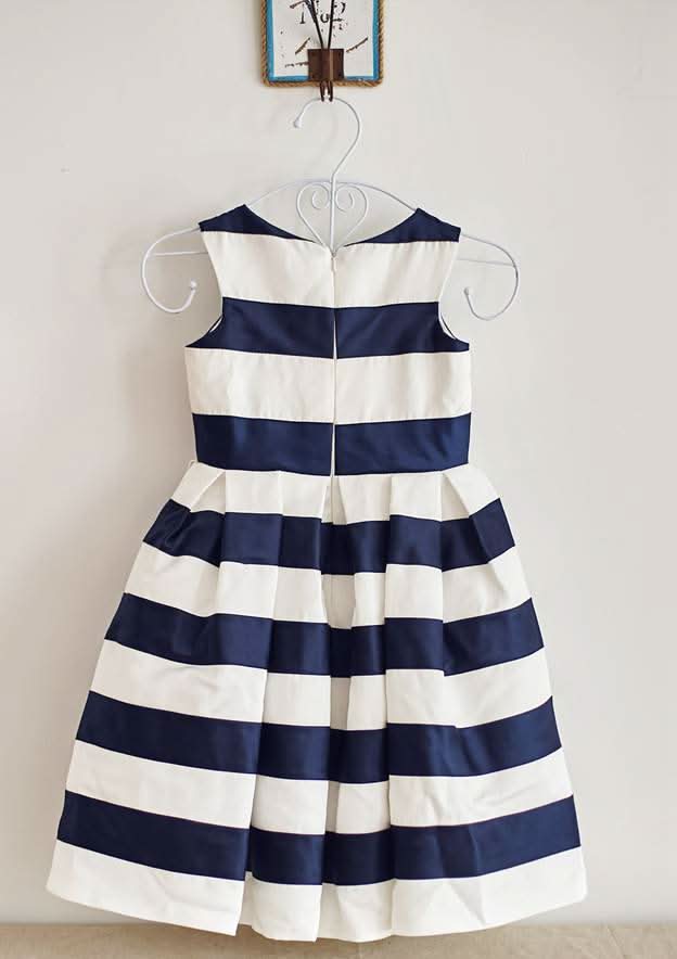 Knee-Length Satin Flower Girl Dress with Charming Bowknot - A-line/Princess Scoop Neck BM bride
