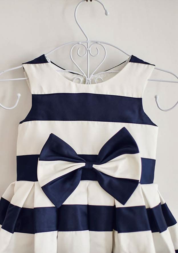 Knee-Length Satin Flower Girl Dress with Charming Bowknot - A-line/Princess Scoop Neck BM bride