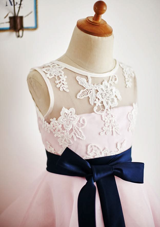 Knee-Length Lace and Tulle Flower Girl Dress with Graceful Sashes - A-line/Princess Scoop Neck BM bride