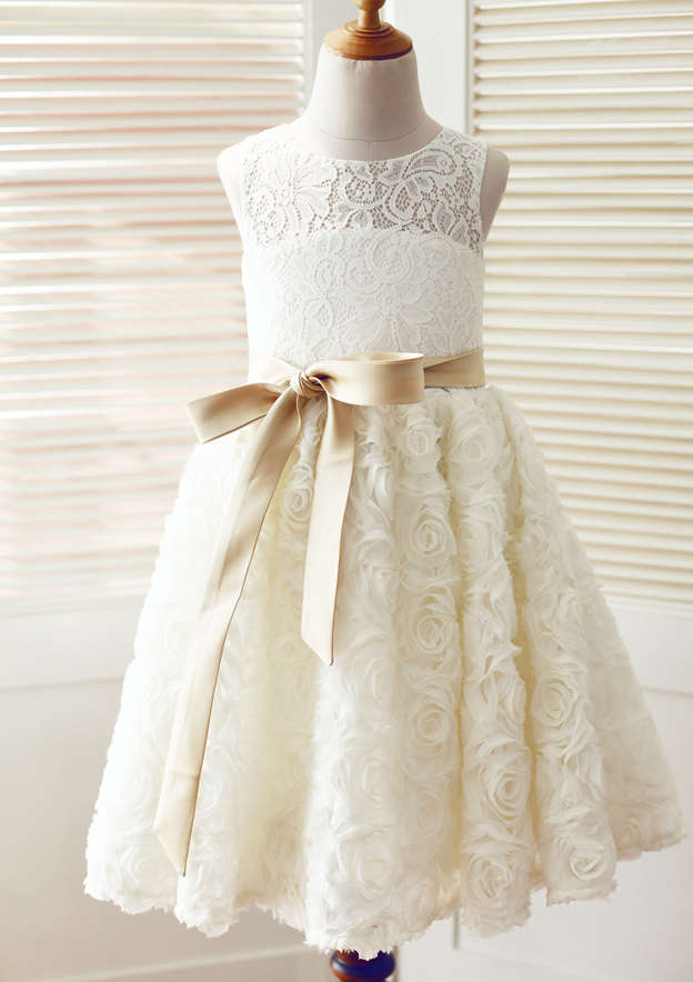 Knee-Length Lace Flower Girl Dress with Chic Bowknot Sashes - A-line/Princess Scoop Neck BM bride