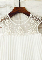 Knee-Length Lace and Tulle Flower Girl Dress with Elegant Pleated Details - A-line/Princess Scoop Neck BM bride