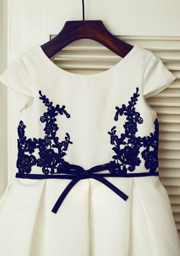 Knee-Length Satin Flower Girl Dress with Beautiful Appliqued - A-line/Princess Scoop Neck BM bride