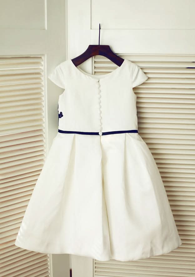 Knee-Length Satin Flower Girl Dress with Beautiful Appliqued - A-line/Princess Scoop Neck BM bride