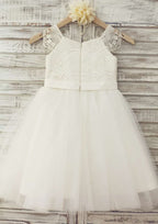 Knee-Length Lace and Tulle Flower Girl Dress with Short Sleeves - A-line/Princess Scoop Neck BM bride