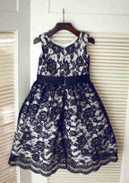 Knee-Length Lace and Tulle Flower Girl Dress with Graceful Lace - A-line/Princess Scoop Neck BM bride