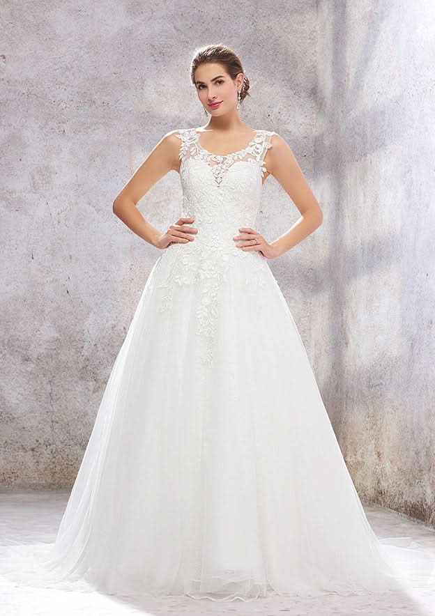 Classic Ball Gown Princess Scoop Neck Sleeveless Court Train Wedding Dress with Lace and Tulle BM bride