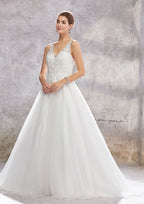 Exquisite Ball Gown Princess Wedding Dress: V-Neck Sleeveless Tulle and Lace with Chapel Train BM bride