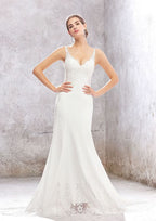 Modern Trumpet/Mermaid V-Neck Sleeveless Chapel Train Elastic Satin Wedding Dress with Elegant Lace Appliqueds BM bride