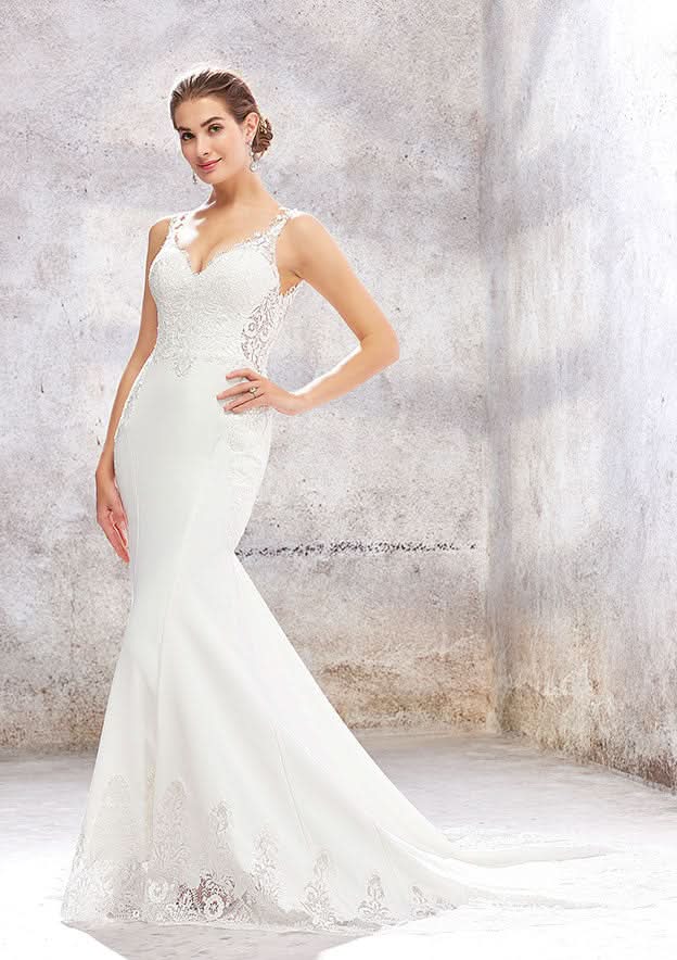 Modern Trumpet/Mermaid V-Neck Sleeveless Chapel Train Elastic Satin Wedding Dress with Elegant Lace Appliqueds BM bride