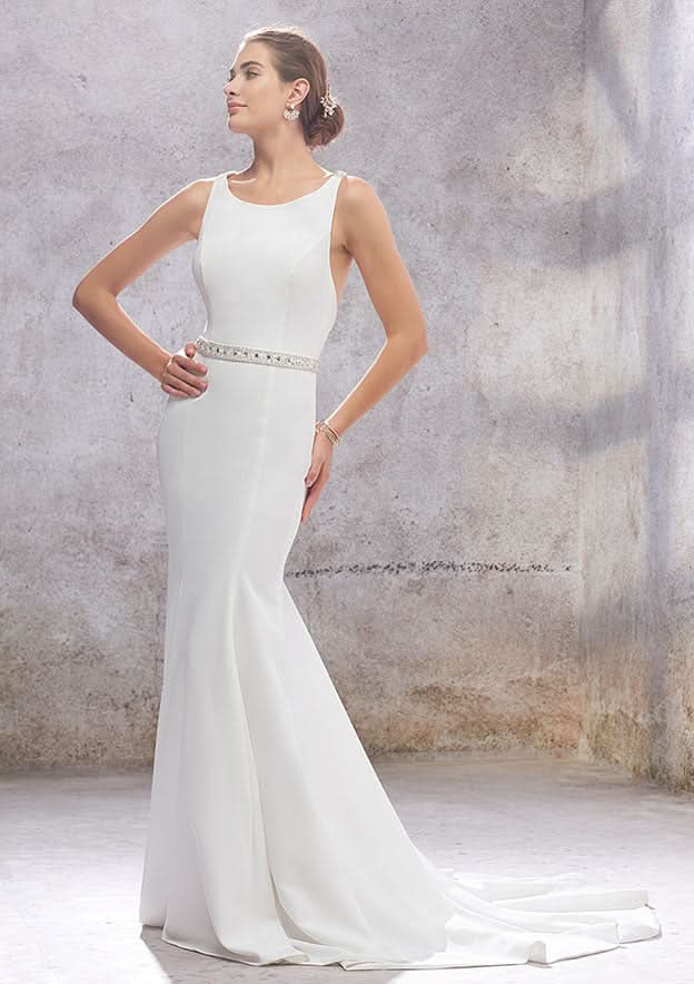 Chic Trumpet/Mermaid Wedding Dress: Scoop Neck Sleeveless with Court Train and Stretch Crepe Fabric BM bride