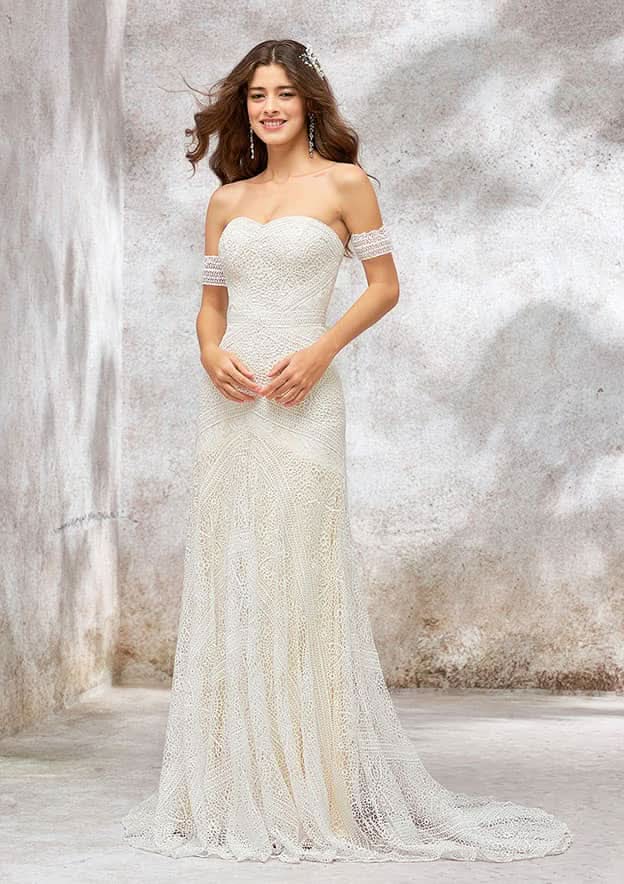 Romantic A-Line Sweetheart Sleeveless Court Train Wedding Dress in Lace and Satin BM bride
