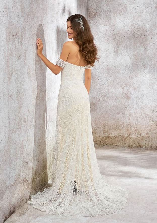 Romantic A-Line Sweetheart Sleeveless Court Train Wedding Dress in Lace and Satin BM bride