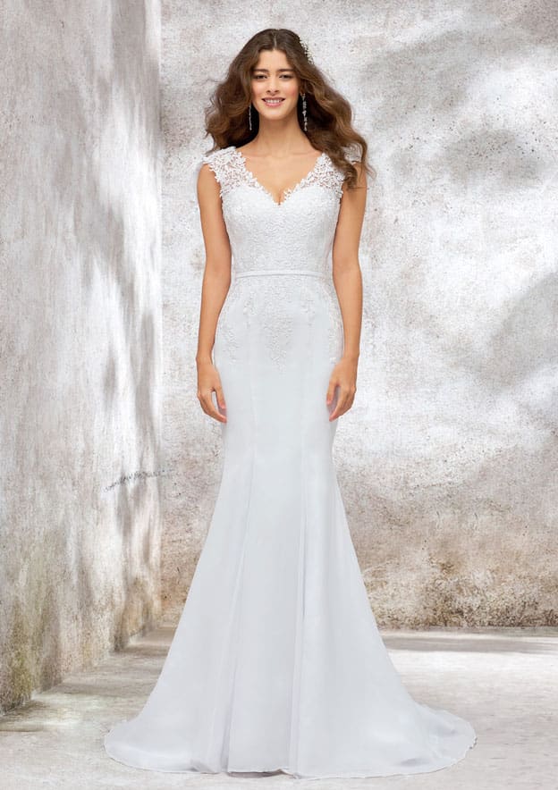 Stunning Trumpet/Mermaid Wedding Dress: V-Neck Sleeveless with Sweep Train in Chiffon and Appliqued Details BM bride