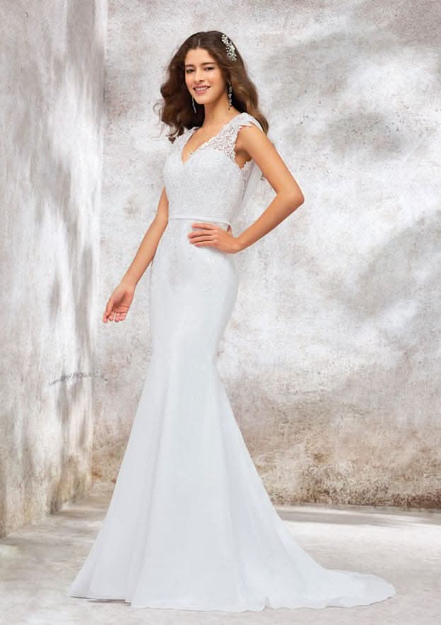Stunning Trumpet/Mermaid Wedding Dress: V-Neck Sleeveless with Sweep Train in Chiffon and Appliqued Details BM bride