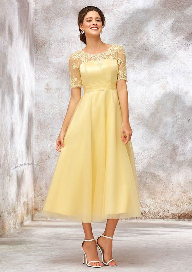 A-Line/Princess Floor-Length Short Sleeve Tulle Bridesmaid Dress, Bateau Neck With Lace And Appliqued BM bride