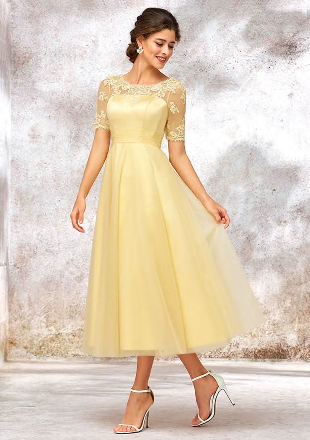 A-Line/Princess Floor-Length Short Sleeve Tulle Bridesmaid Dress, Bateau Neck With Lace And Appliqued BM bride