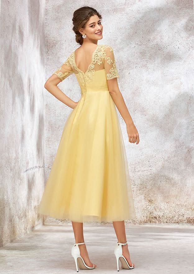 A-Line/Princess Floor-Length Short Sleeve Tulle Bridesmaid Dress, Bateau Neck With Lace And Appliqued BM bride