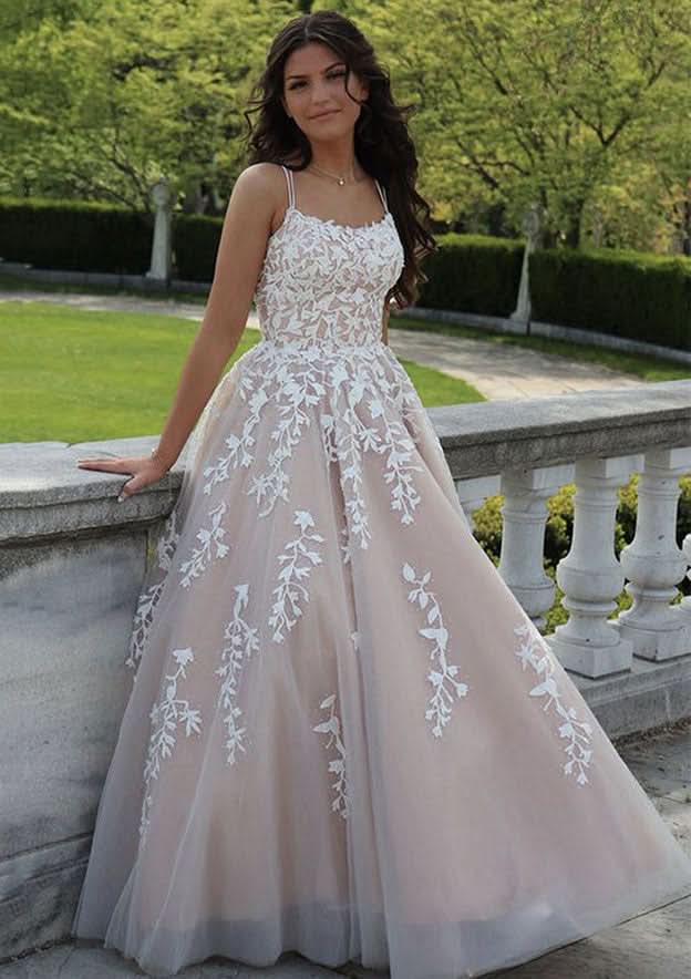 Princess Ball Gown with Square Neckline, Sleeveless Design, and Lace Tulle Chapel Train BM bride