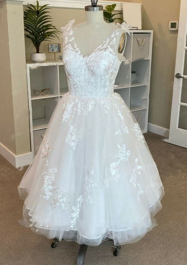 Elegant A-Line V-Neck Sleeveless Lace Tulle Tea-Length Wedding Dress BM bride