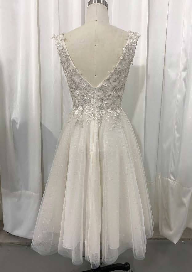 Charming Tulle Wedding Dress with A-Line/Princess Silhouette and Tea-Length Design with Appliqued Details BM bride