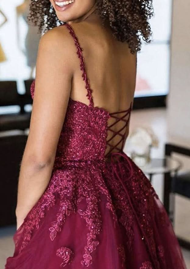 Beautiful A-Line V-Neck Sleeveless Lace Tulle Mini Homecoming Dress With Appliqued Details BM bride