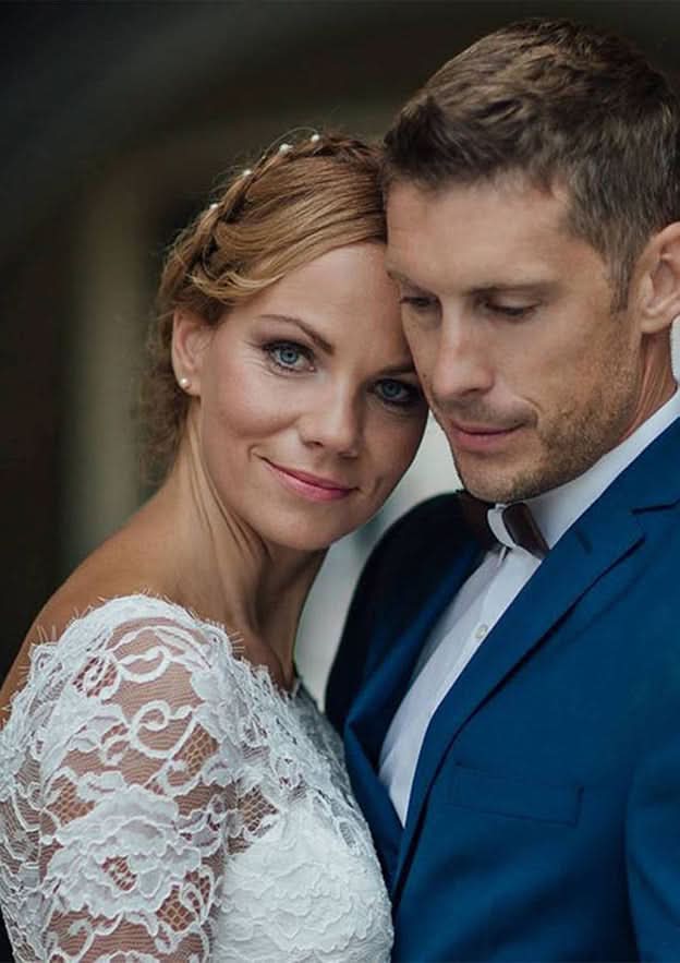 Lace Sheath/Column Wedding Dress with Half Sleeves and Knee-Length Bateau Design BM bride