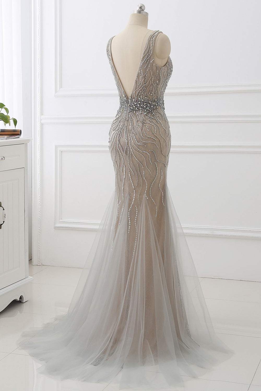 Amazing Tulle Sleeveless V Neck Prom Dress Mermaid With Beading