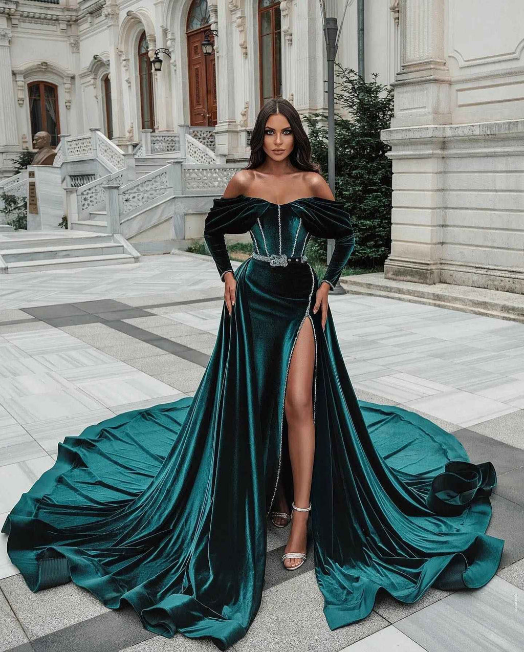 Dark Green Long Sleeves Classic Long Split Prom Dress With Belt