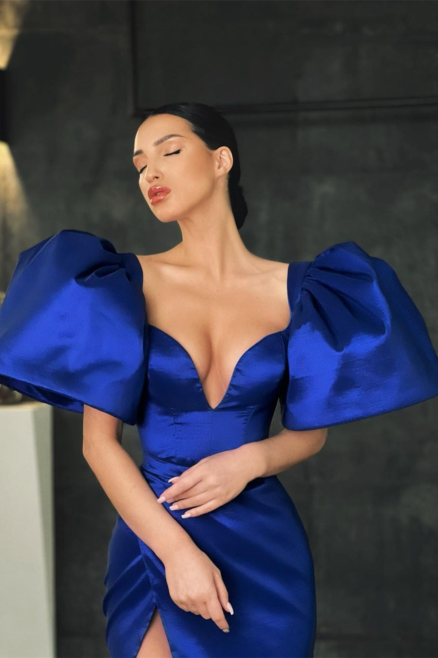 Charming Mermaid Royal Blue V Neck Pleated Long Prom Dress With High Split BMBRIDE