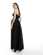 Stunning Strapless Sleeveless Black Long Prom Dress With Split