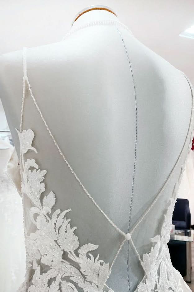 Princess V-Neck Spaghetti Strap Long Wedding Dress with Tulle Sequins and Lace Appliques BM bride