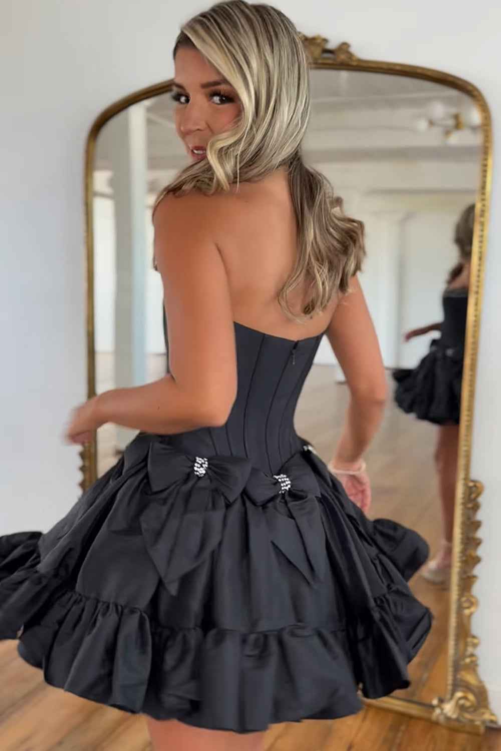 White Corset Sweetheart A Line Short Homecoming Dress With Bow Bmbride