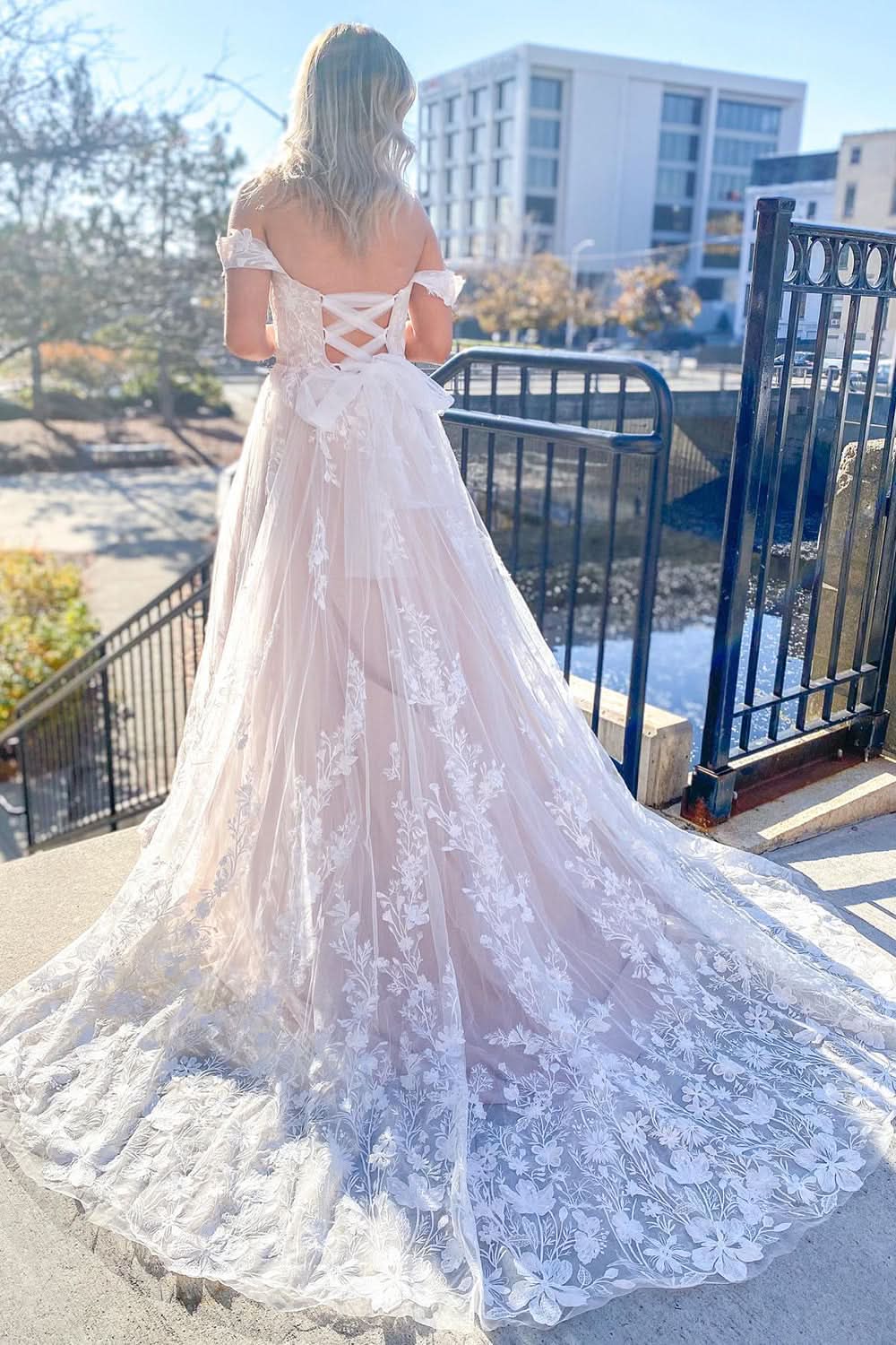 Sleeveless Off-the-shoulder Sweetheart A-line Wedding Dress With Tulle Appliques Lace BM bride