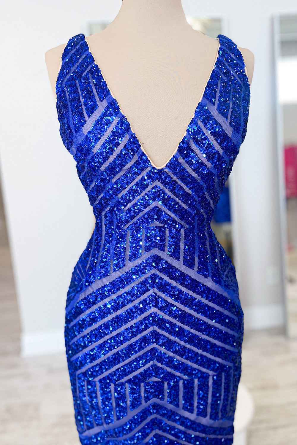 Fuchsia Sequins V-Neck Tight Homecoming Dress Bmbride